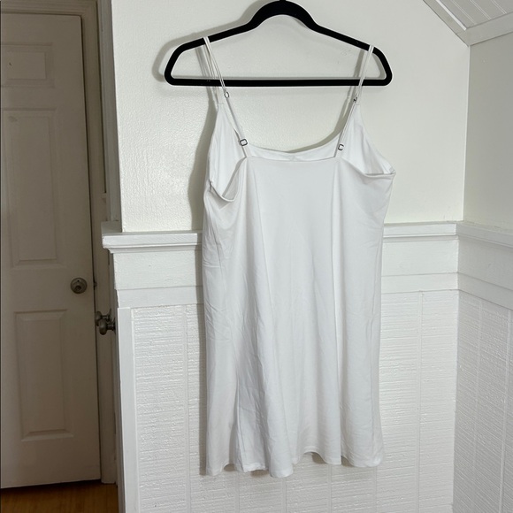 Abercrombie & Fitch True White Athletic Dress with built in shorts size Large - Picture 2 of 9
